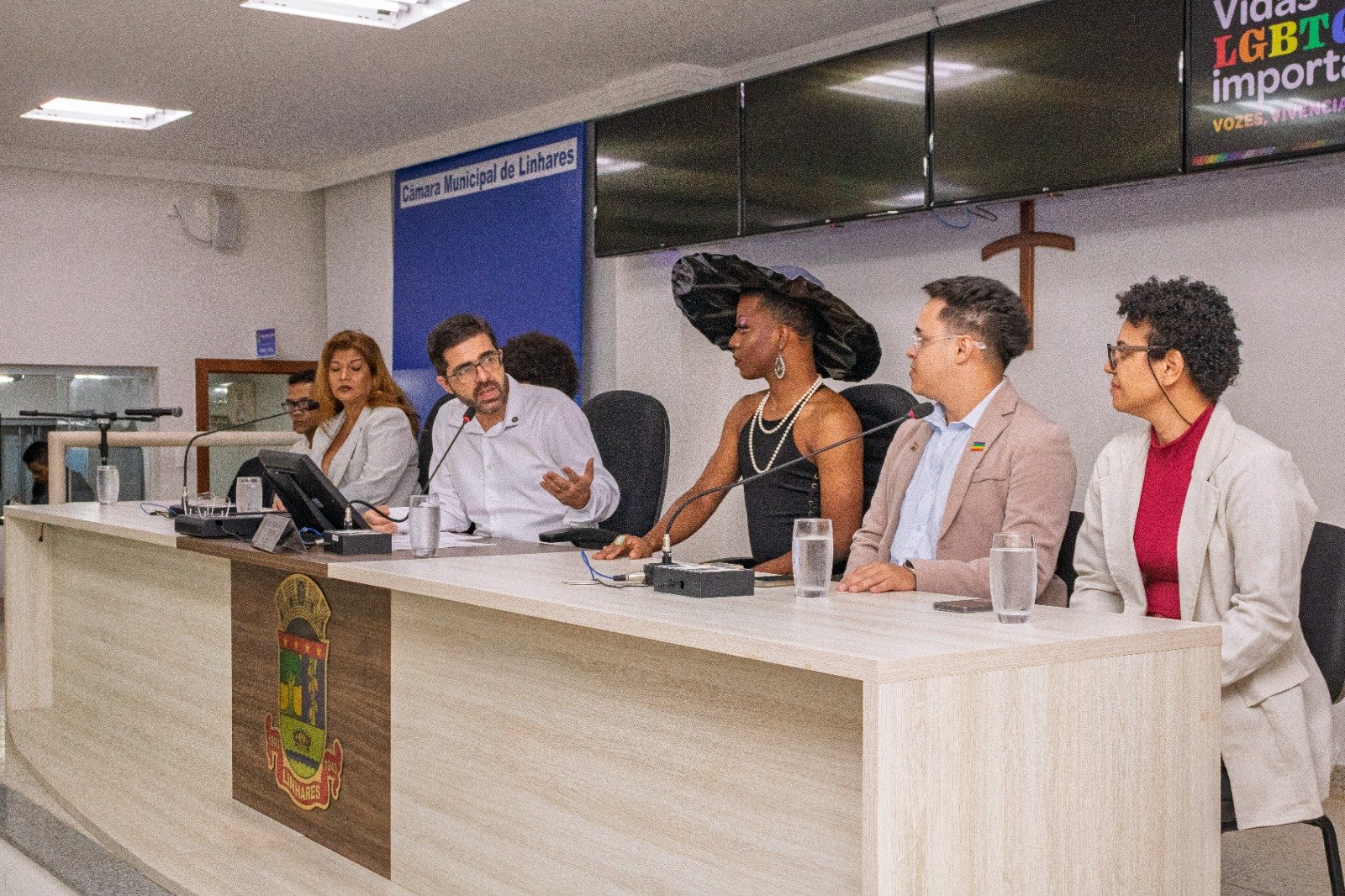 Câmara Municipal de Linhares realiza audiência pública em apoio à causa LGBTQIAPN+