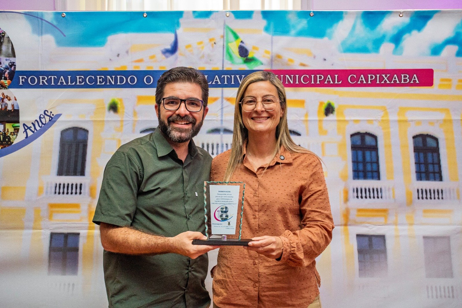NOTÍCIA: Vereadores recebem troféu em nome da CML em homenagem ao Dia do Vereador 