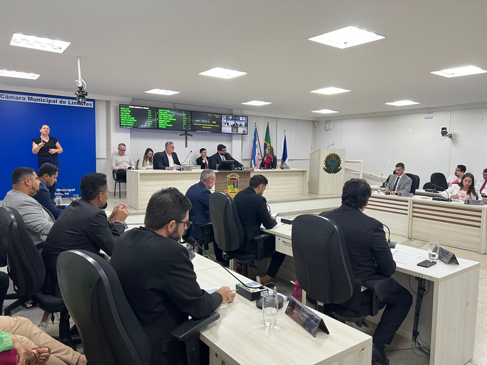 NOTÍCIA: Comissão Especial publica parecer sobre Projeto de Emenda à Lei Orgânica