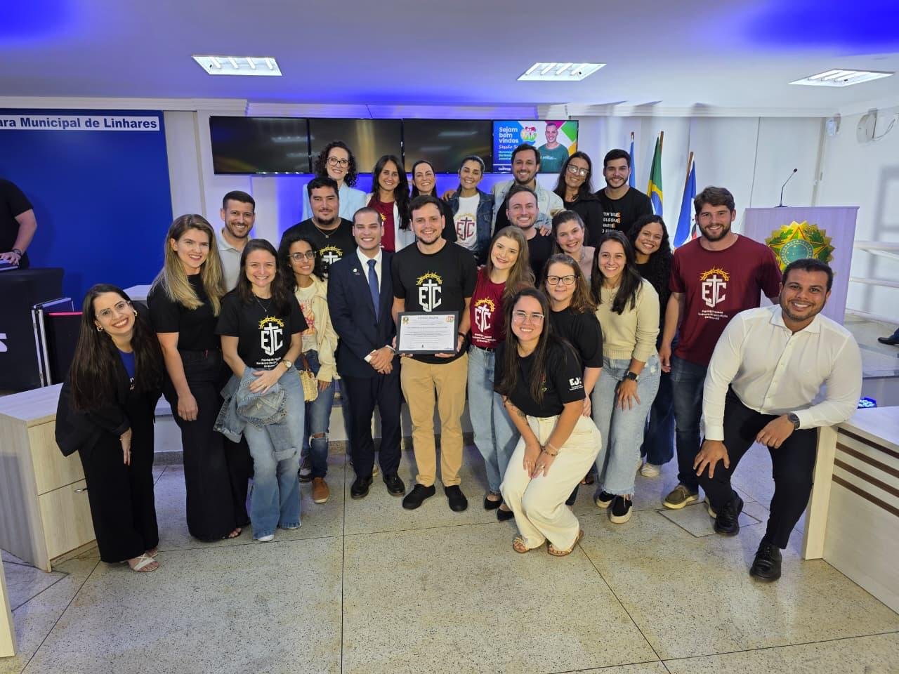 NOTÍCIA: Sessão Solene em Linhares reforça o protagonismo jovem no Dia Municipal da Juventude