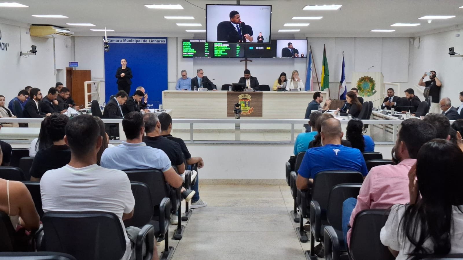 Notícia Câmara de Linhares aprova projetos que fortalecem a gestão pública, a cultura, o trânsito e a cidadania