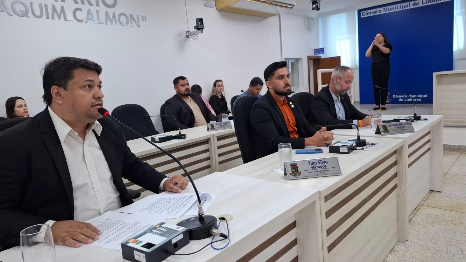 NOTÍCIA: Câmara de Linhares derruba vetos do Executivo em Sessão...