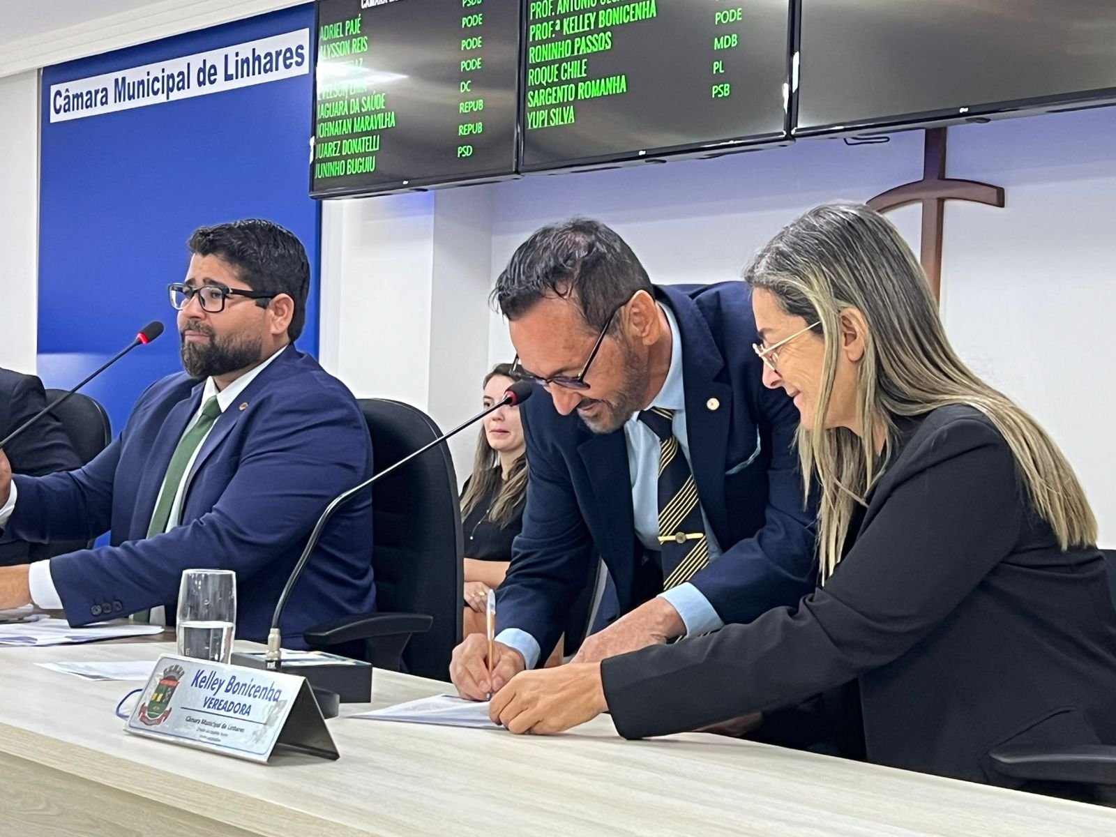 NOTÍCIA: Câmara de Linhares Delibera sobre Vetos, Comissões e Emenda à Lei Orgânica em Sessão Ordinária