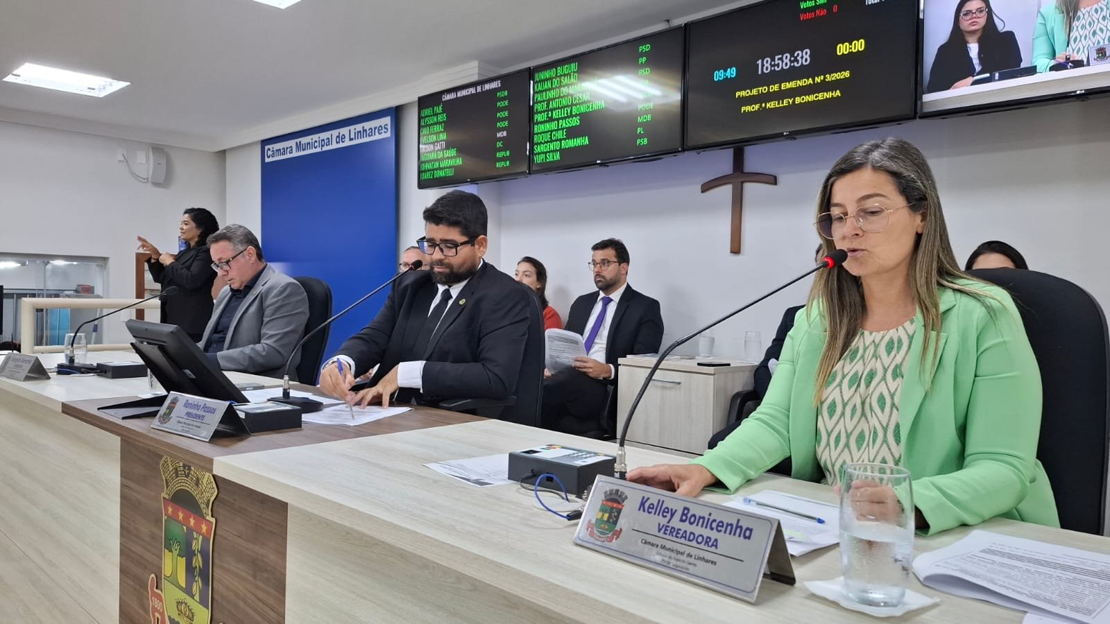 NOTÍCIA: Câmara de Linhares aprova criação da Semana de Incentivo às Artes Marciais para Mulheres como ferramenta contra a violência doméstica
